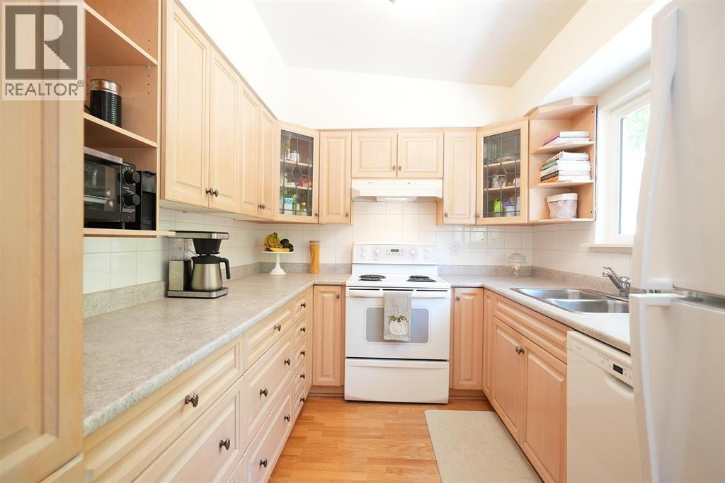 646 E Windsor Road, North Vancouver, British Columbia V7N 1K7 - Photo 7 - R3160692