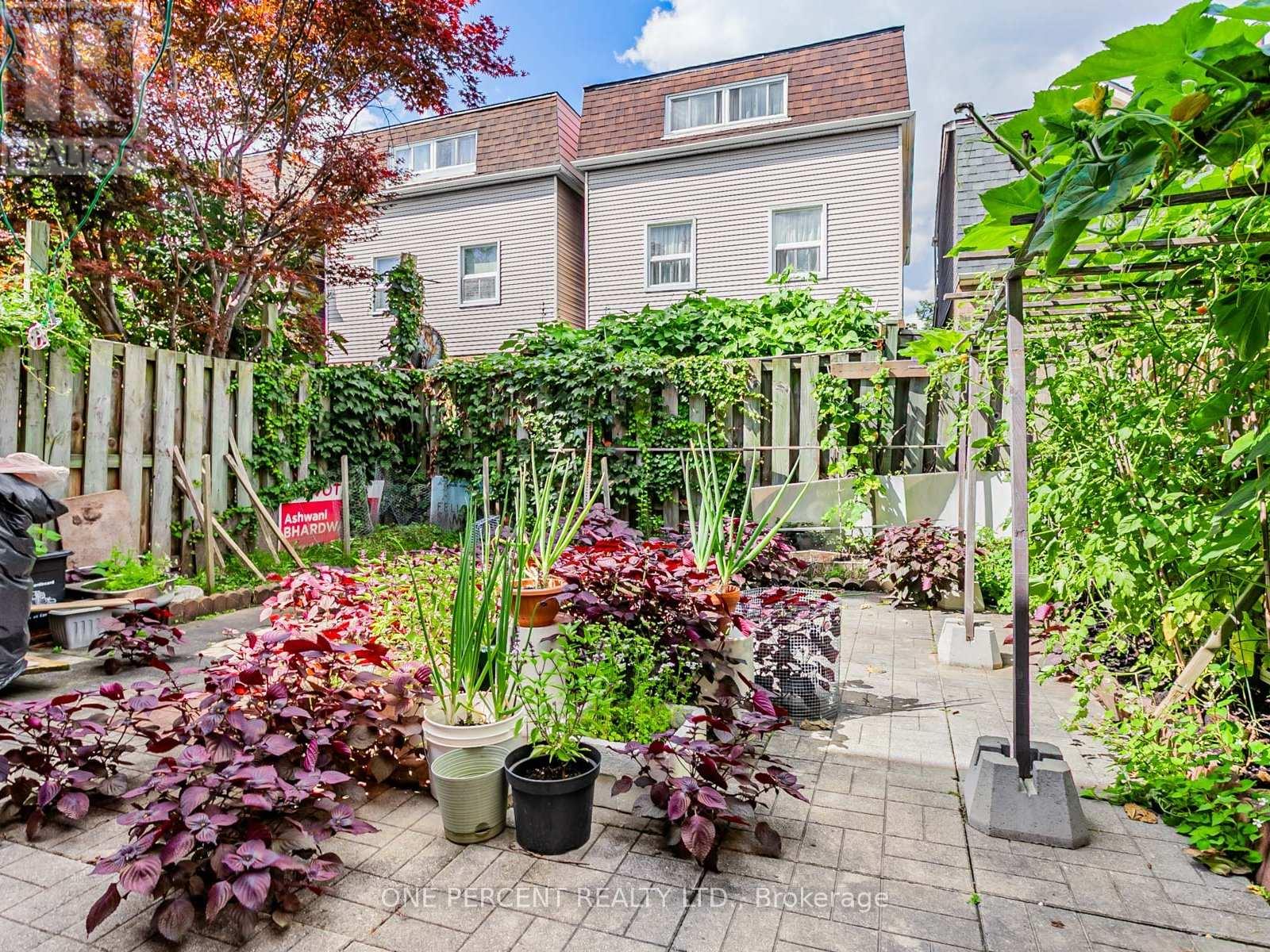 45 West Burton Court, Toronto, Ontario  M1S 4P7 - Photo 19 - E13734640