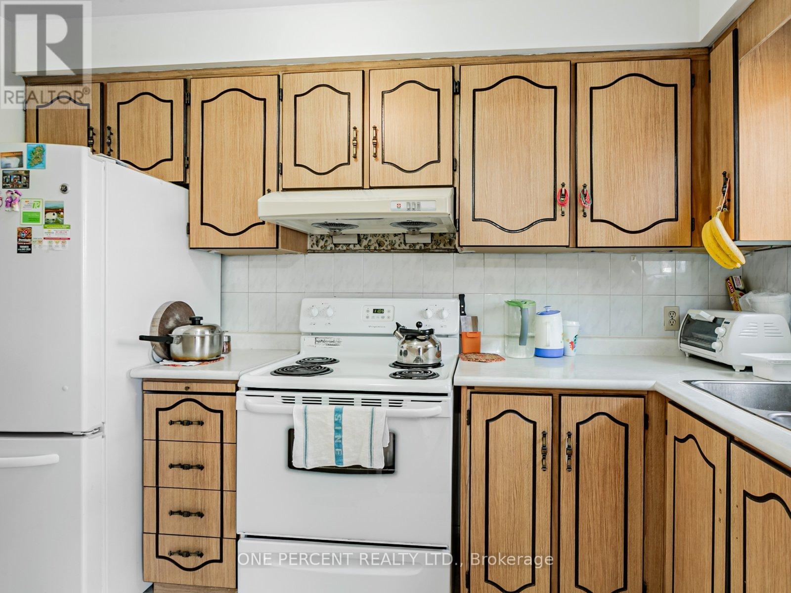 45 West Burton Court, Toronto, Ontario  M1S 4P7 - Photo 9 - E13734640
