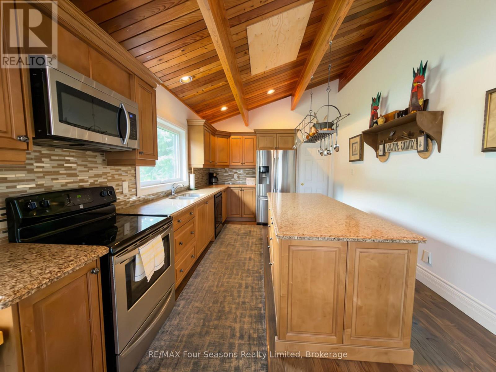172 Carmichael Crescent, Blue Mountains, Ontario  L9Y 0R3 - Photo 13 - X13734682