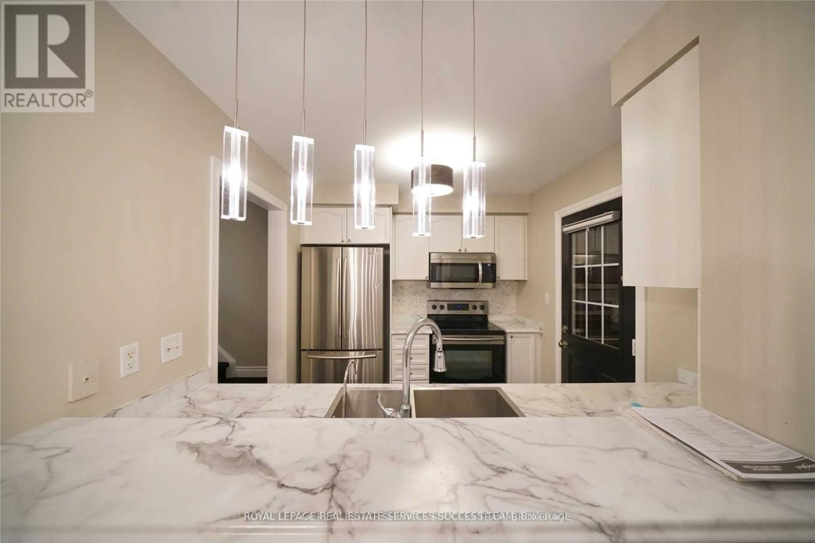 3057 Drumloch Avenue, Oakville, Ontario  L6M 5H7 - Photo 10 - W13734646