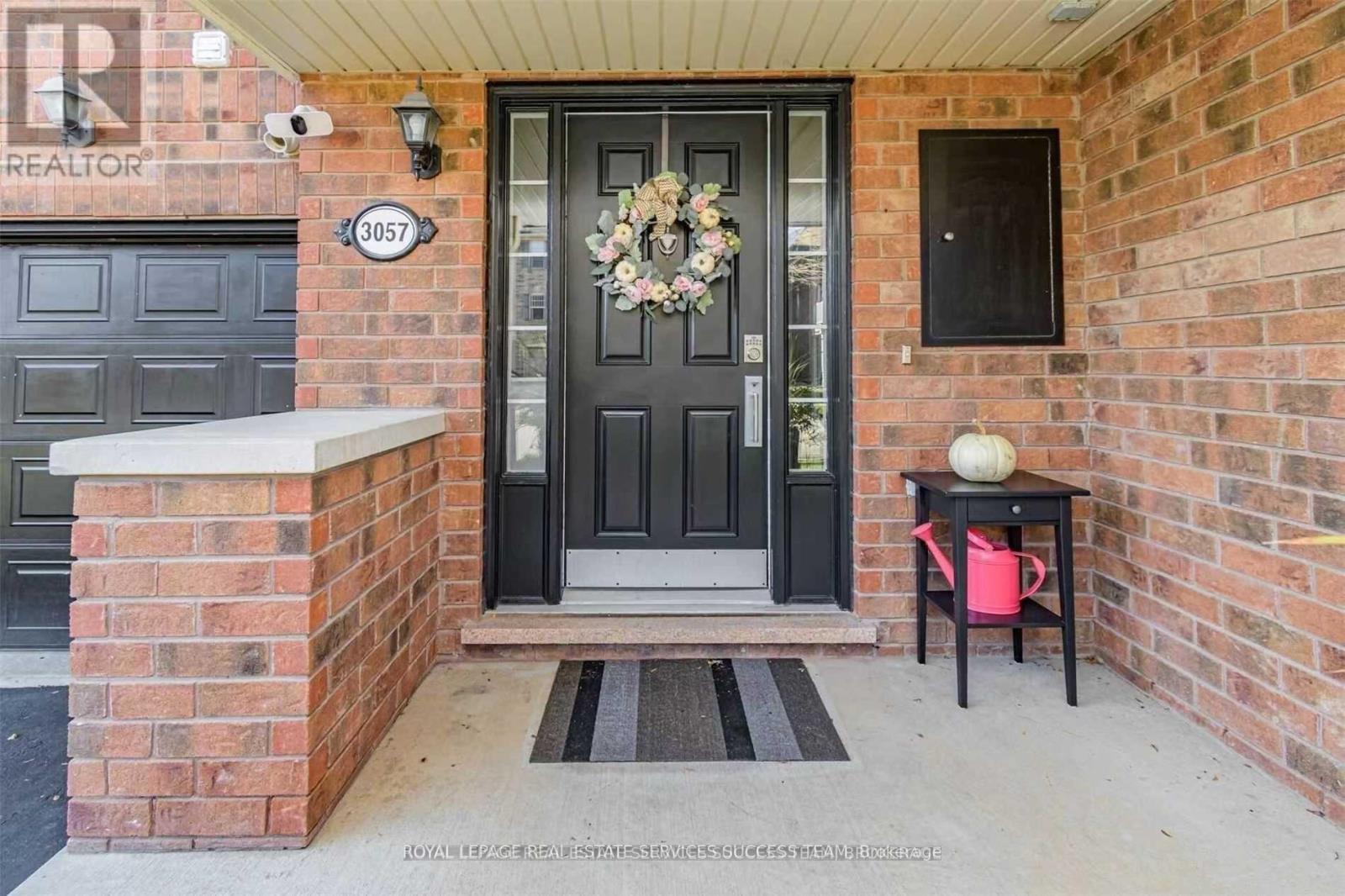 3057 Drumloch Avenue, Oakville, Ontario  L6M 5H7 - Photo 3 - W13734646
