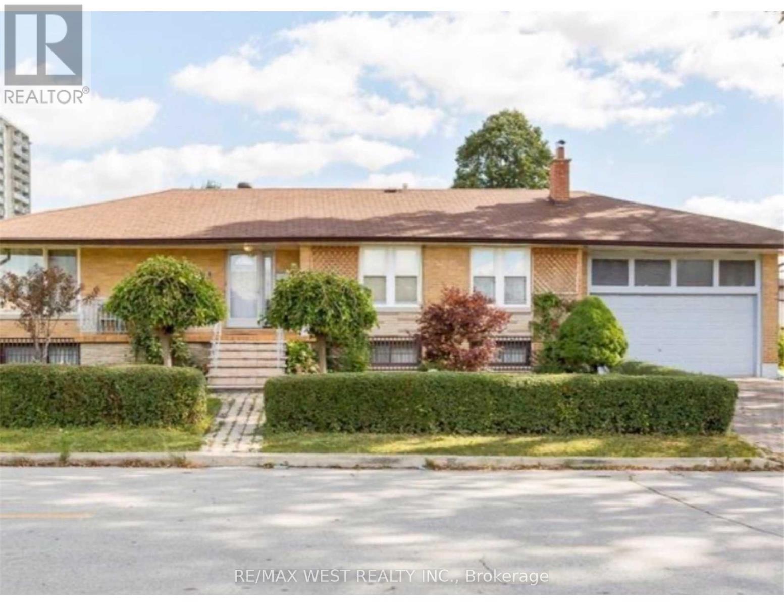 43 PLAYFAIR AVENUE, Toronto, Ontario