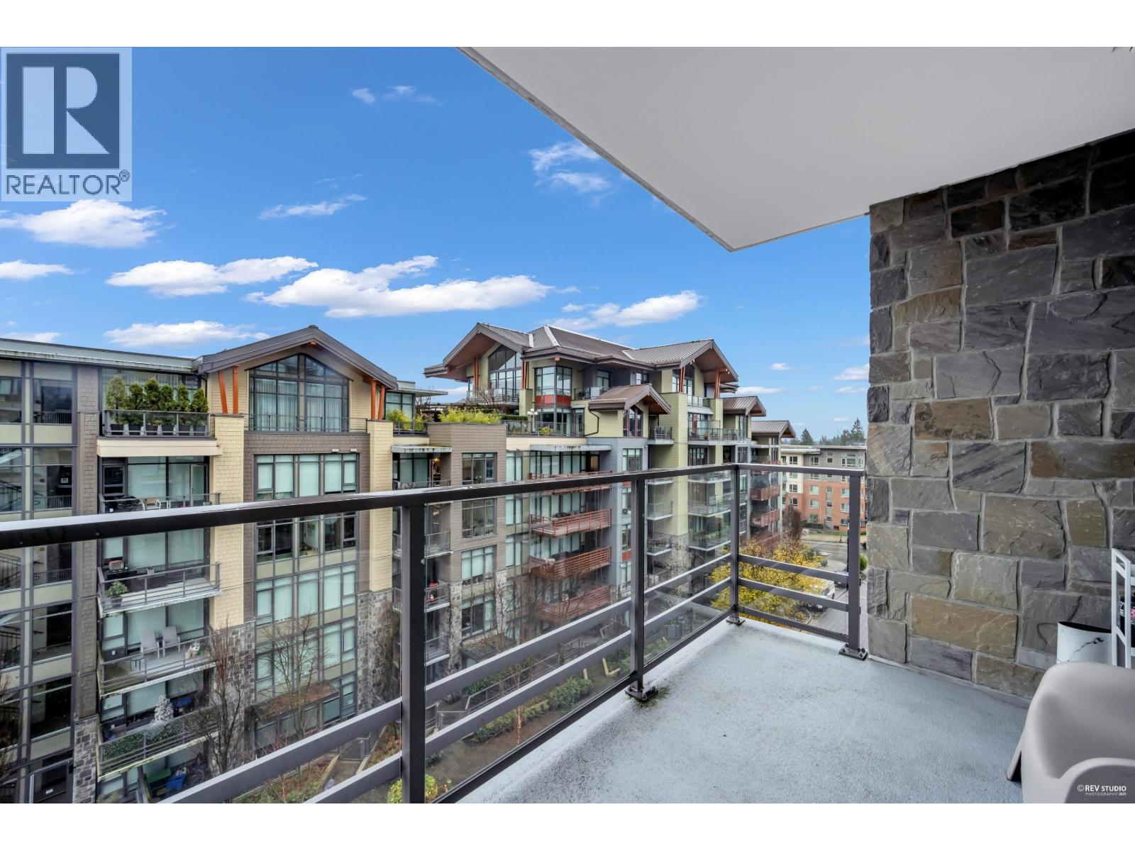 405 2785 Library Lane, North Vancouver, British Columbia  V7J 0C3 - Photo 2 - R3160399
