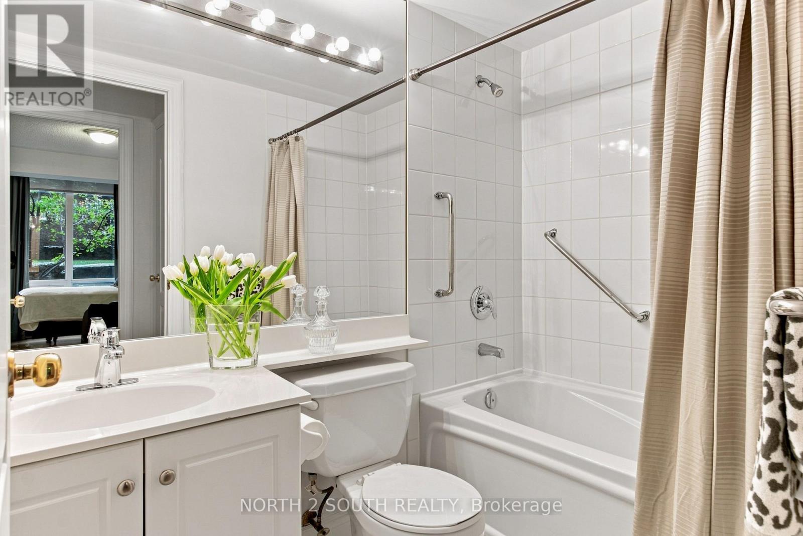 116 - 38 William Carson Crescent, Toronto, Ontario  M2P 2H2 - Photo 4 - C13734704
