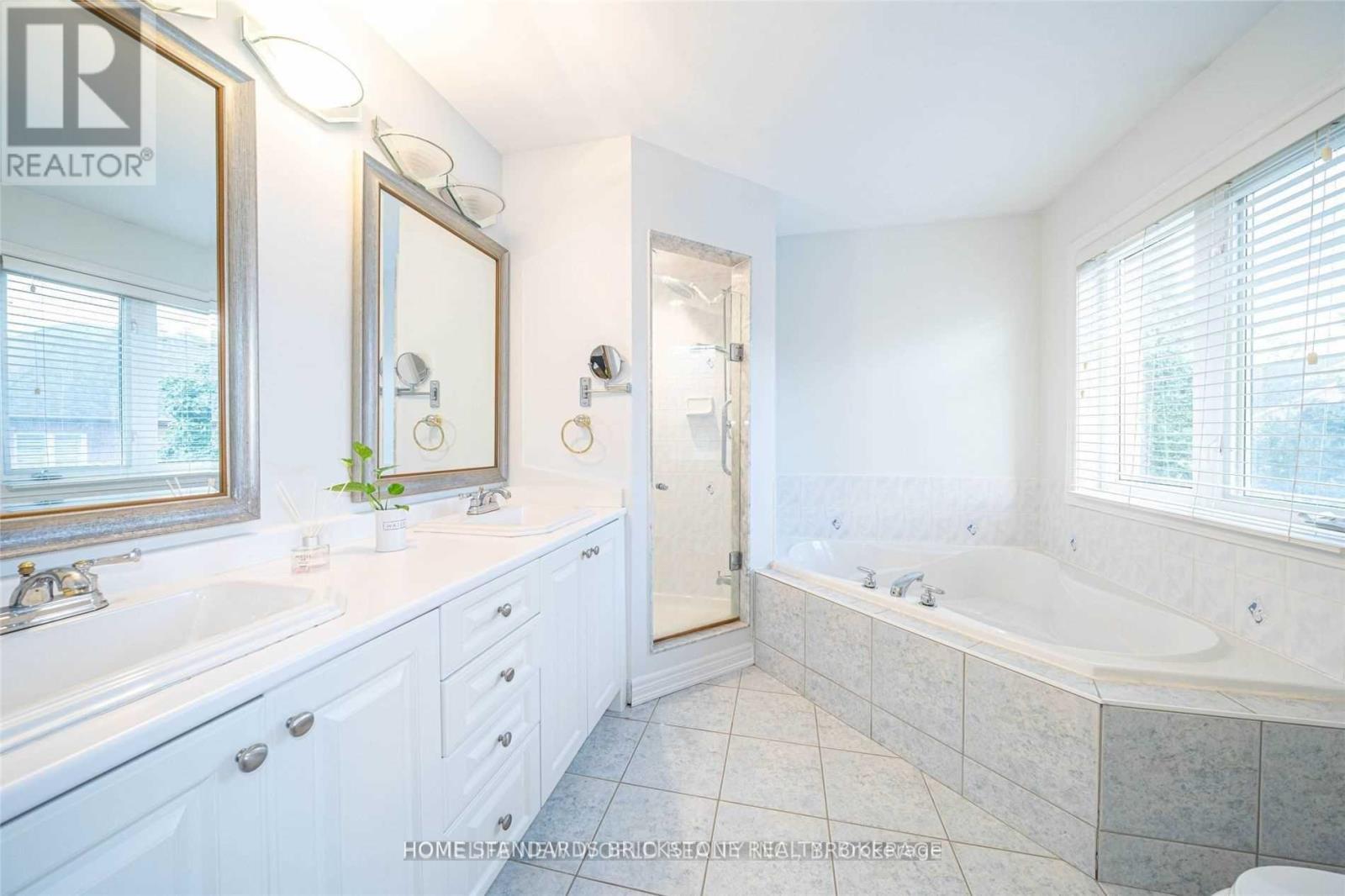 77 Summeridge Drive, Vaughan, Ontario  L4J 8T3 - Photo 12 - N13734702