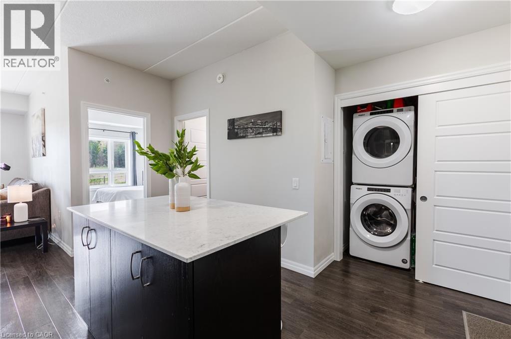 35 Kingsbury Square Unit# 202, Guelph, Ontario  N1L 0J4 - Photo 6 - 40859682