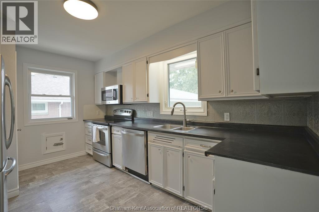 9 Owen Avenue, Chatham, Ontario  N7L 3W8 - Photo 11 - 26017651