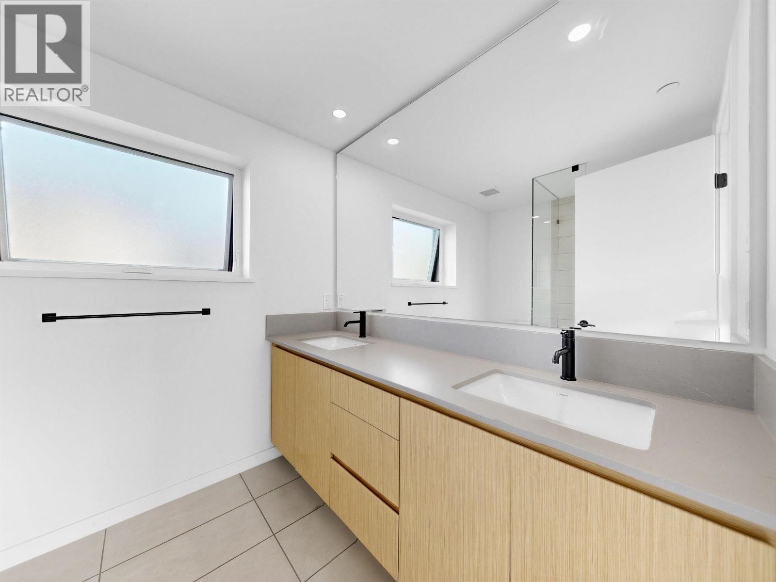 42 528 E 2nd Street, North Vancouver, British Columbia  V7L 0G8 - Photo 13 - R3160405