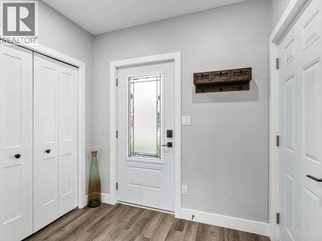 32 EUGENE AVENUE photo 3