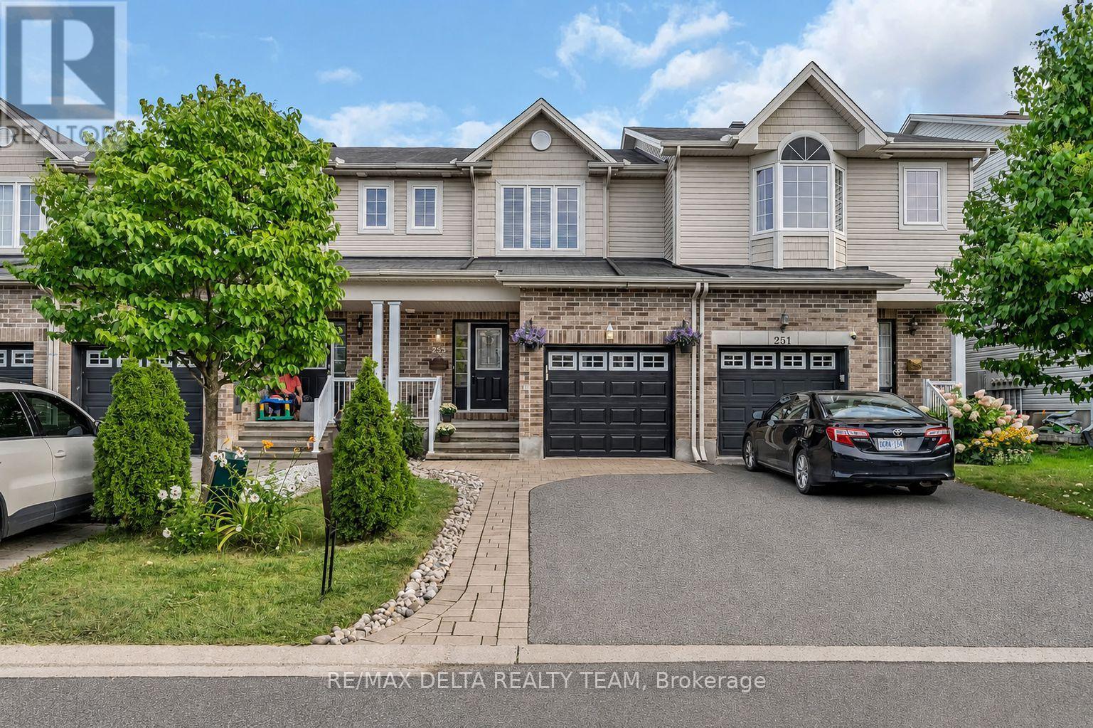 253 CITYVIEW CRESCENT, Ottawa, Ontario