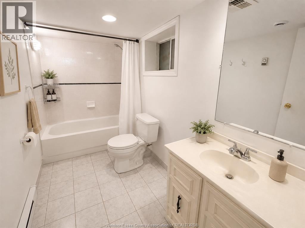 427 Cameron, Windsor, Ontario  N9B 1Y9 - Photo 28 - 26020143
