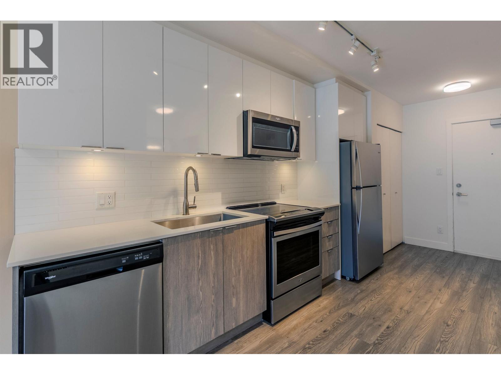 203 37881 Cleveland Avenue, Squamish, British Columbia  V8B 0Z7 - Photo 3 - R3160323