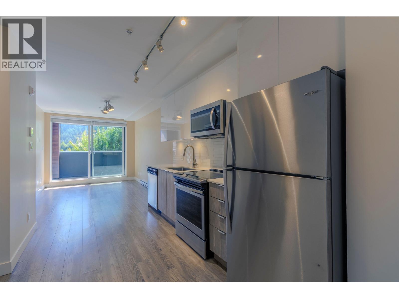 203 37881 Cleveland Avenue, Squamish, British Columbia  V8B 0Z7 - Photo 4 - R3160323