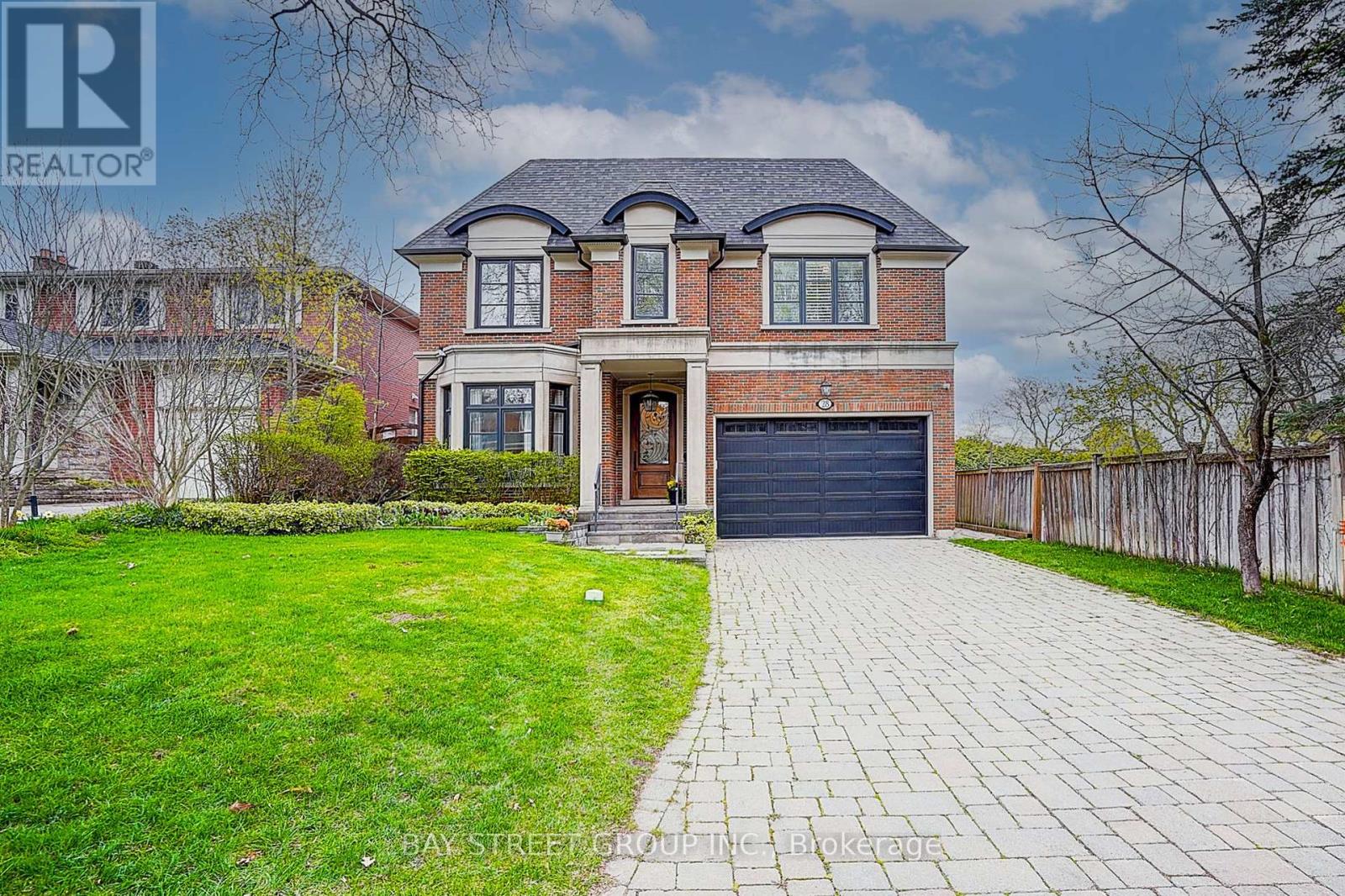 28 CARNWATH CRESCENT, Toronto, Ontario