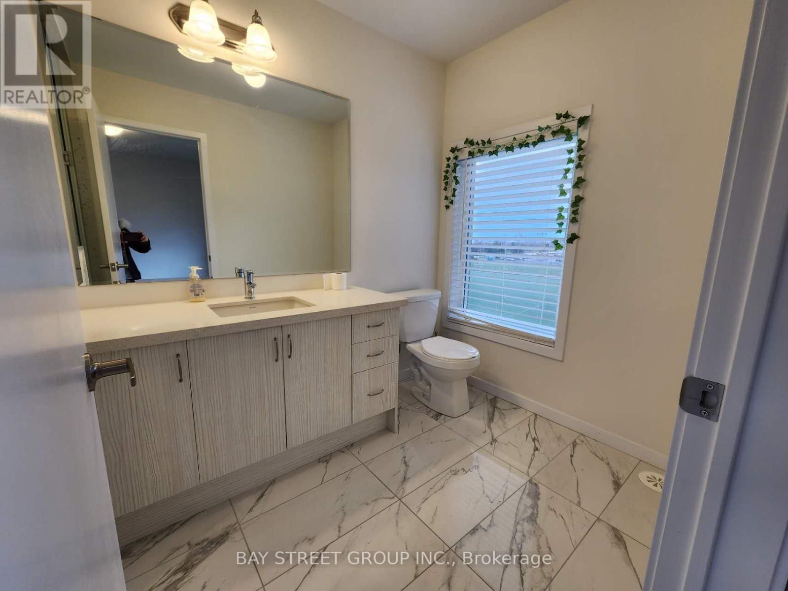 70 Seacoasts Circle, Vaughan, Ontario  L6A 5B6 - Photo 11 - N13734736