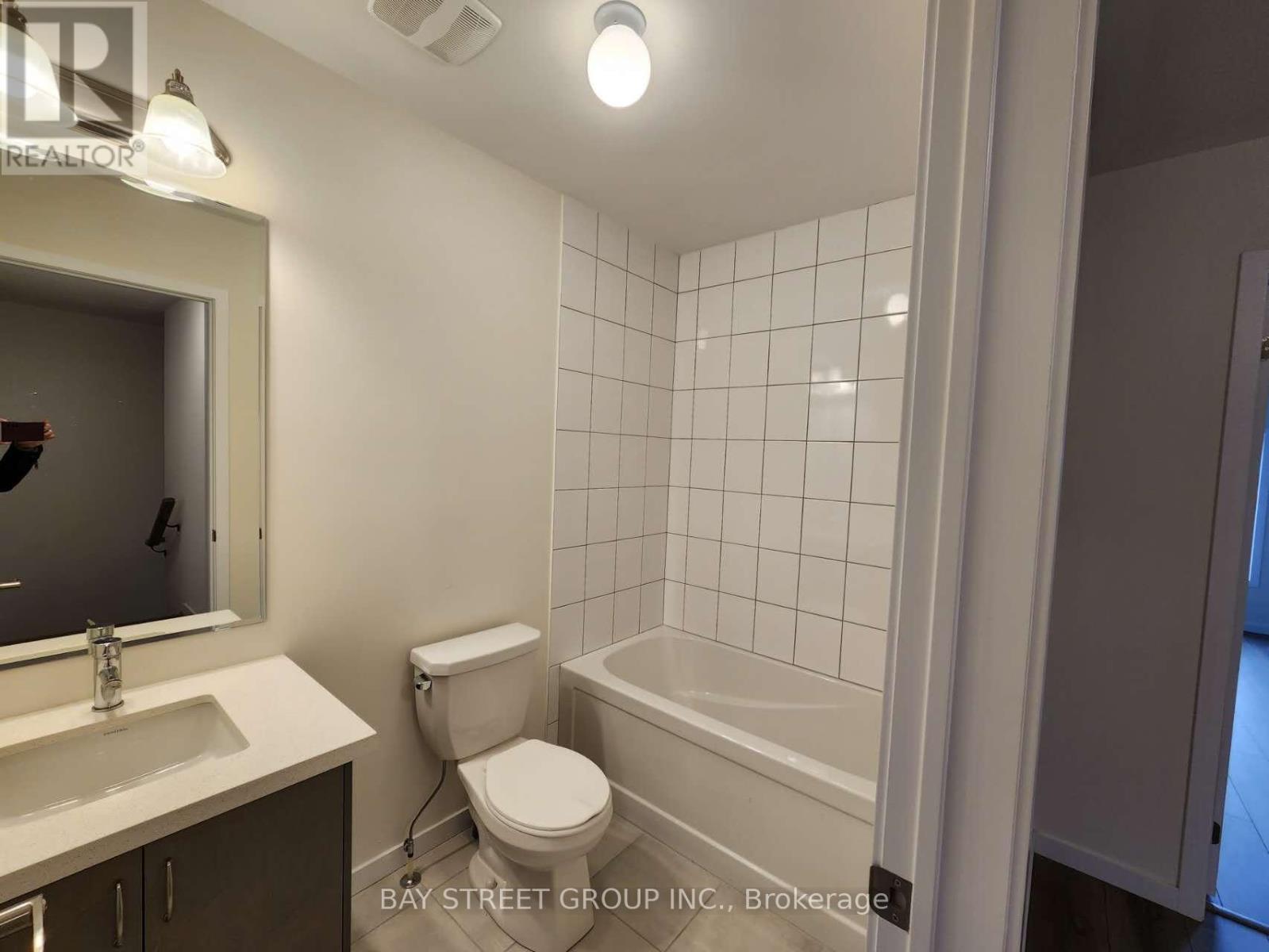 70 Seacoasts Circle, Vaughan, Ontario  L6A 5B6 - Photo 14 - N13734736