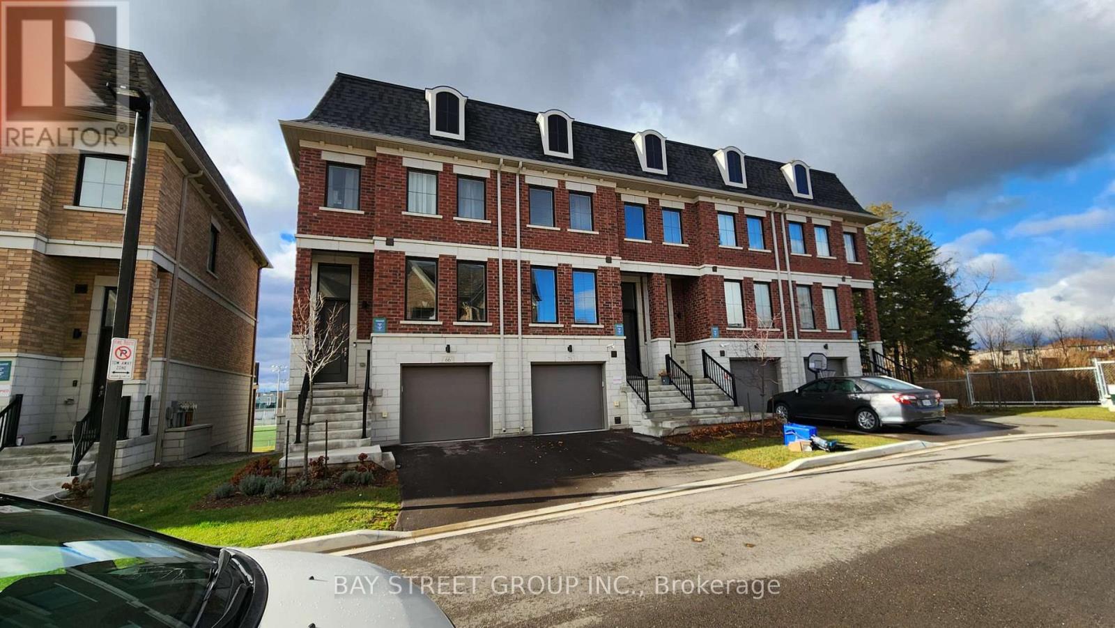 70 Seacoasts Circle, Vaughan, Ontario  L6A 5B6 - Photo 2 - N13734736