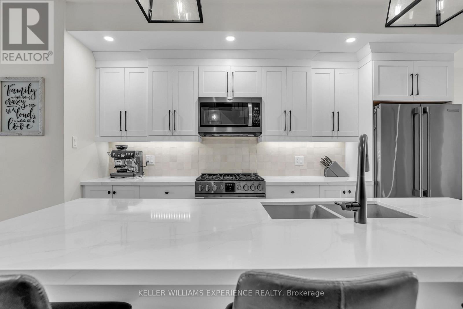 86 Clapperton Street, Barrie, Ontario  L4M 3G2 - Photo 4 - S13734740