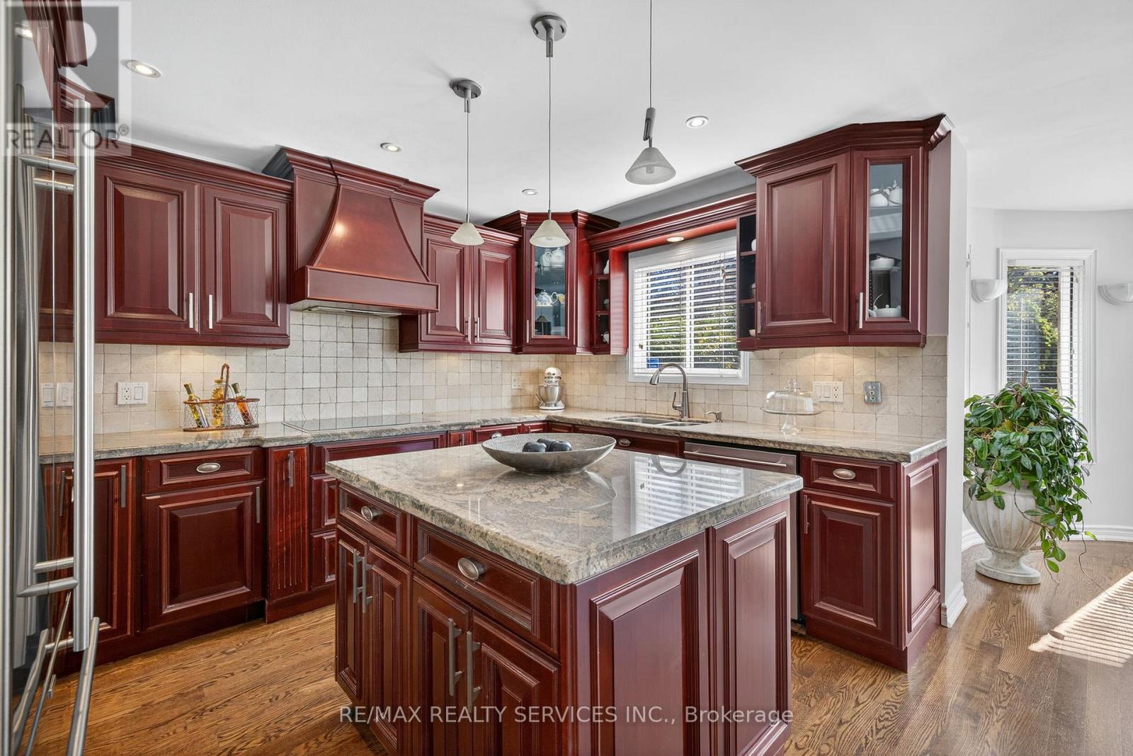 124 Royal Valley Drive, Caledon, Ontario  L7C 1A5 - Photo 8 - W13694024