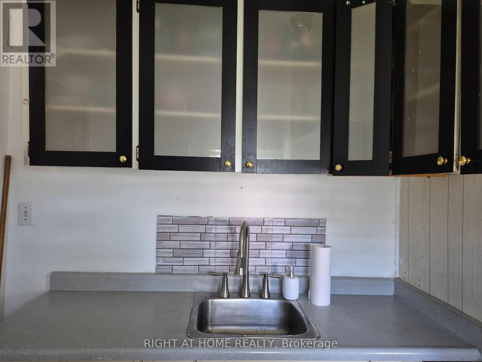 565 South Street S, London East, Ontario  N6B 1C5 - Photo 6 - X13734730