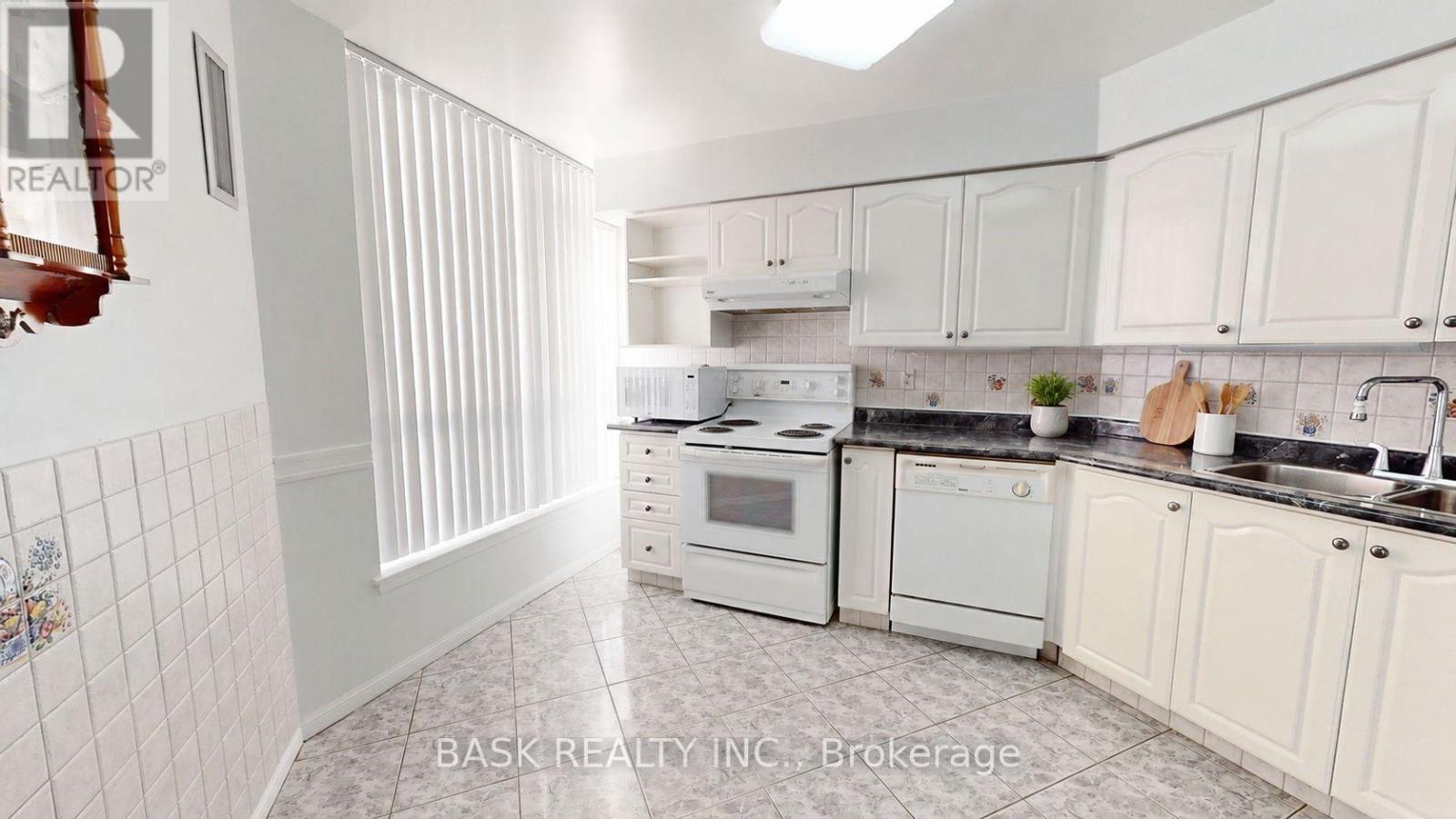 907 - 12 Laurelcrest Street, Brampton, Ontario  L6S 5Y4 - Photo 13 - W13729908