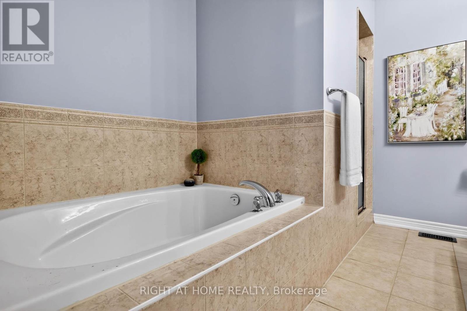 145 Louisbourg Way, Markham, Ontario  L6E 2A2 - Photo 17 - N13494294