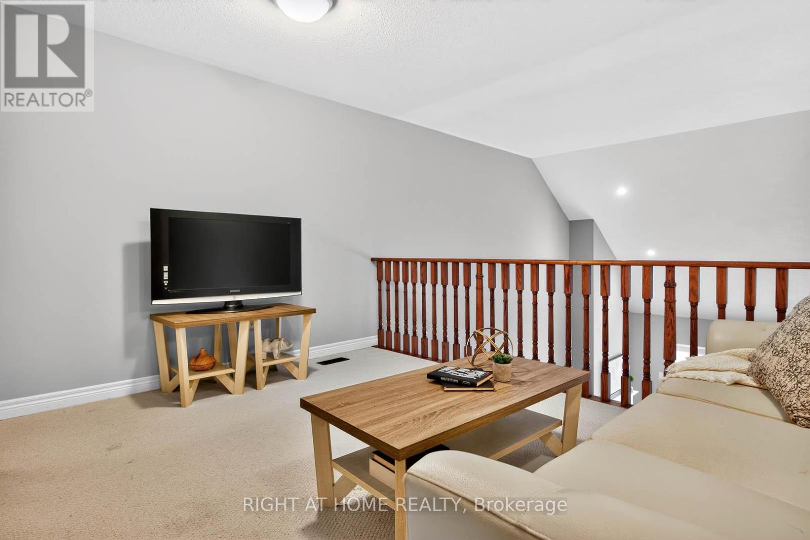 145 Louisbourg Way, Markham, Ontario  L6E 2A2 - Photo 19 - N13494294