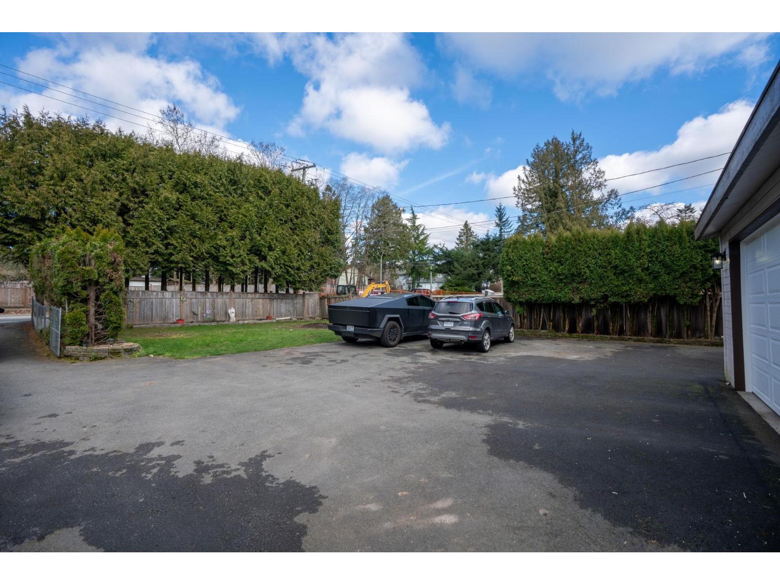 18018 60 Avenue, Surrey, British Columbia  V3S 1V6 - Photo 4 - R3127696