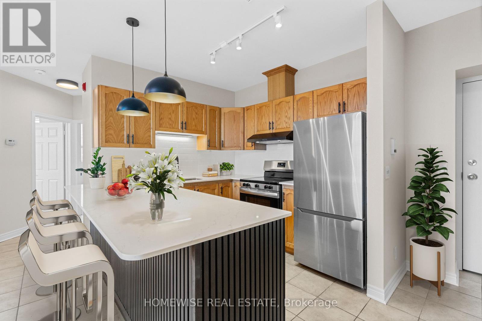 1 - 3635 Dundas Street W, Toronto, Ontario  M6S 2T2 - Photo 3 - W13734784