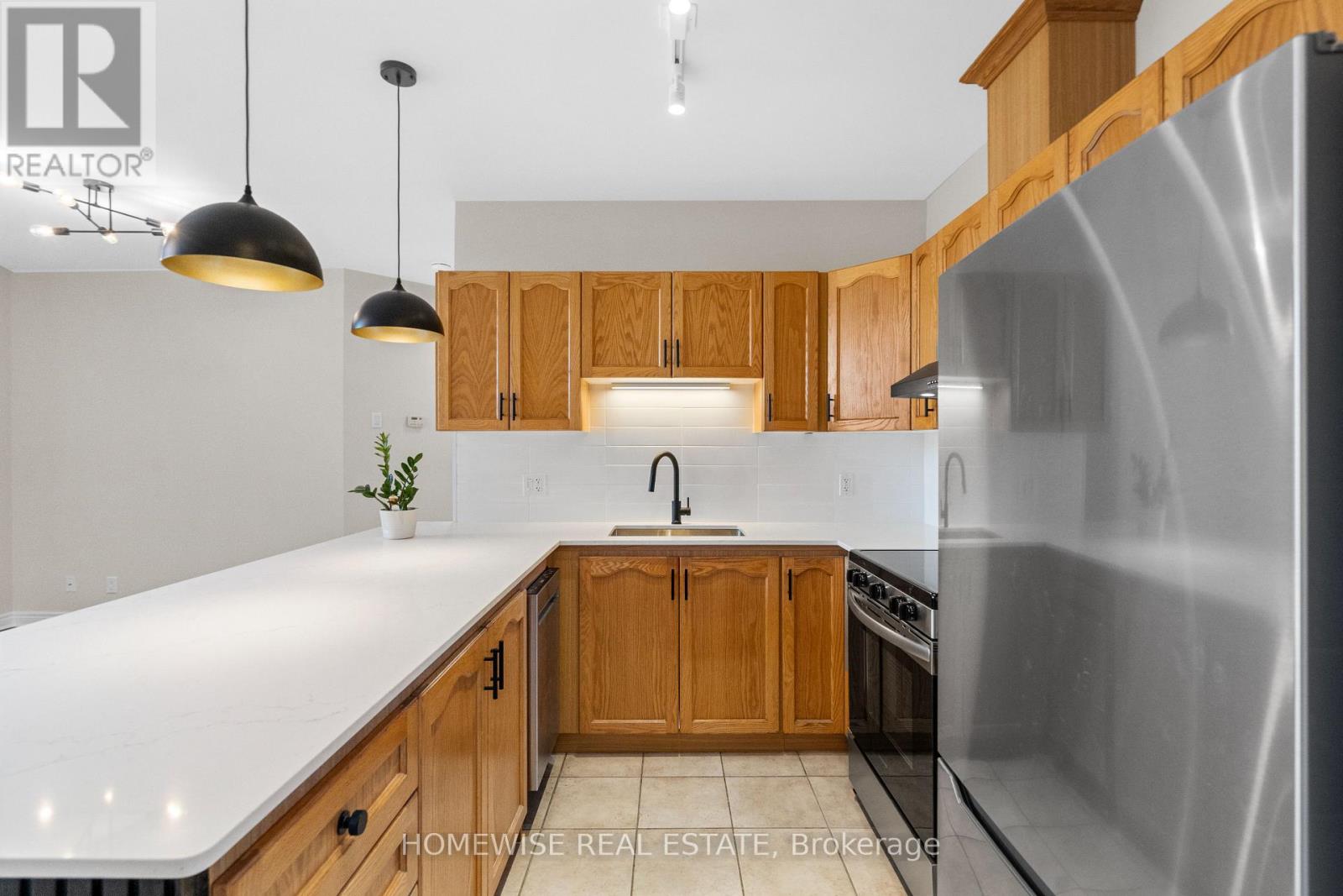 1 - 3635 Dundas Street W, Toronto, Ontario  M6S 2T2 - Photo 6 - W13734784