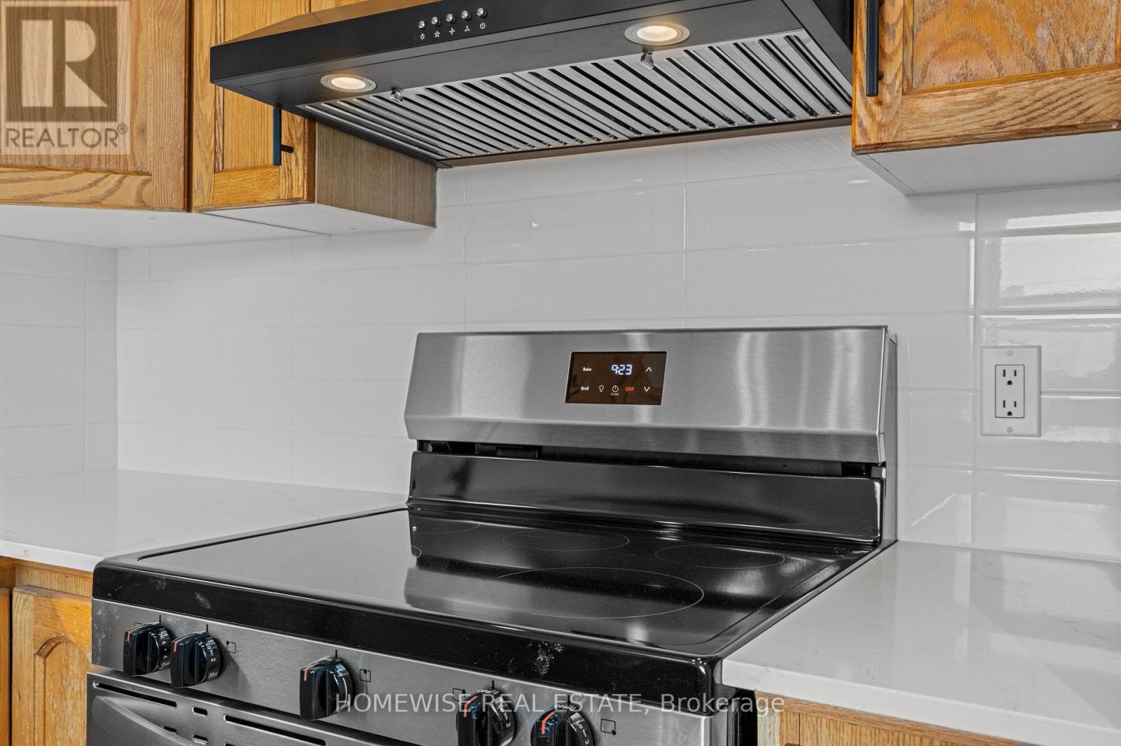 1 - 3635 Dundas Street W, Toronto, Ontario  M6S 2T2 - Photo 8 - W13734784
