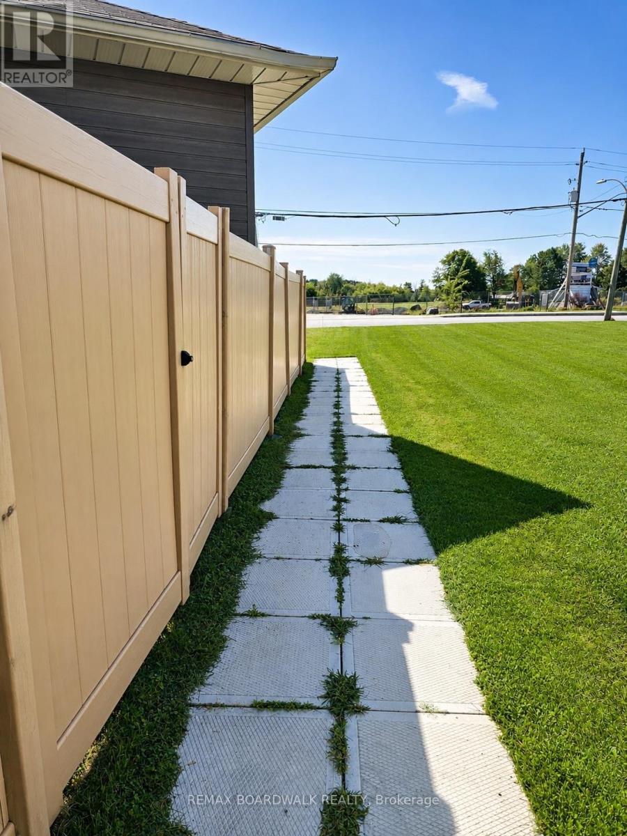 921 Notre Dame Street, Russell, Ontario  K0A 1W0 - Photo 32 - X13711042