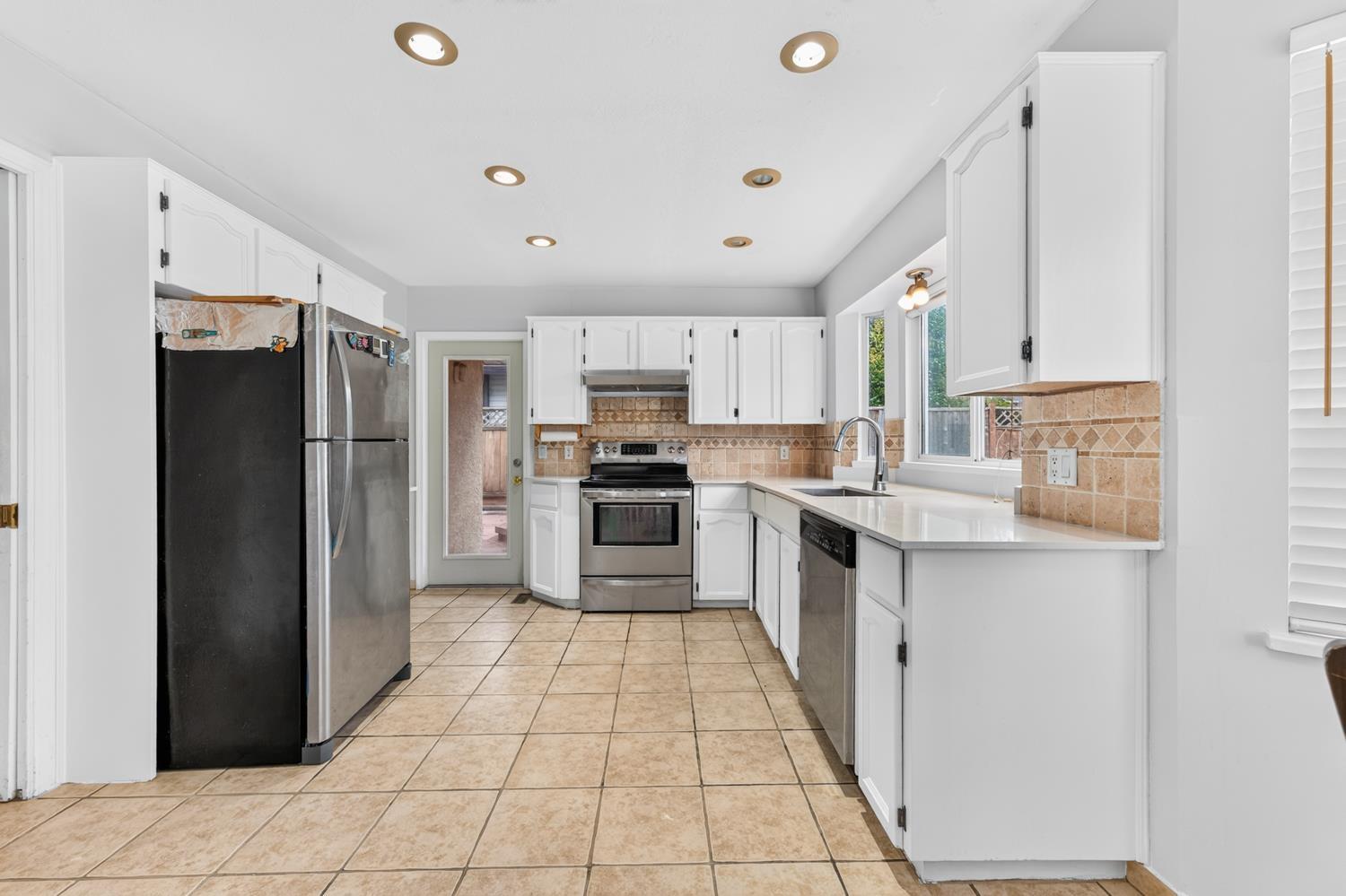 15482 112 Avenue, Surrey, British Columbia  V3R 6H1 - Photo 17 - R3155472