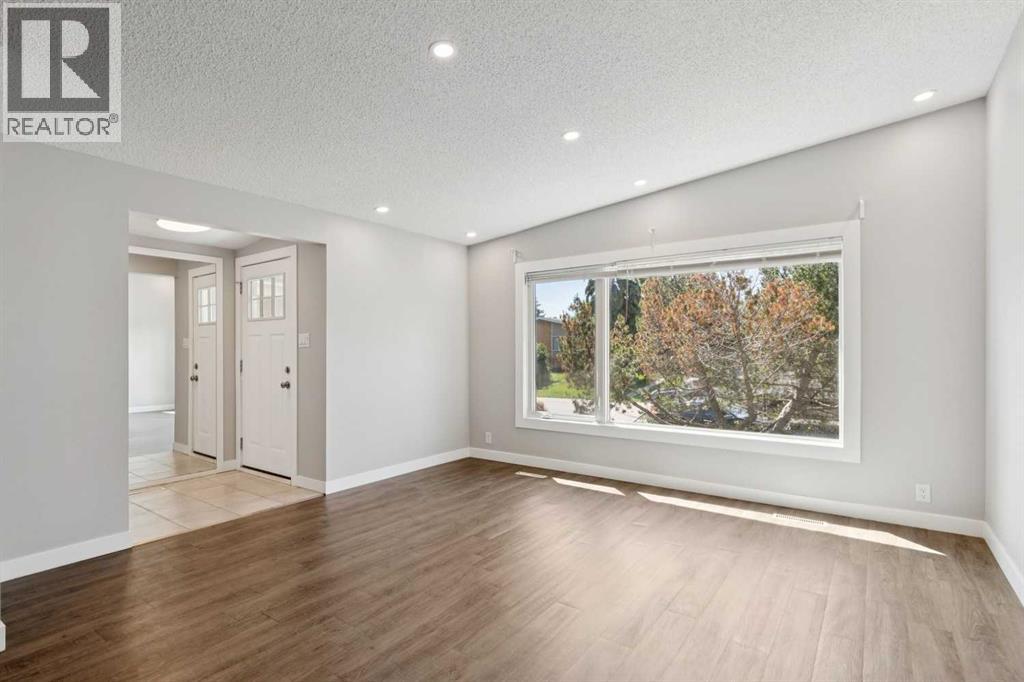 702 Kingsmere Crescent Sw, Calgary, Alberta  T2V 2H7 - Photo 2 - A2340065