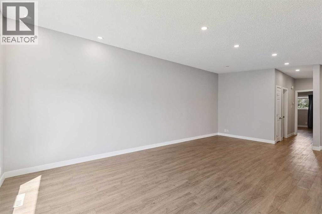 702 Kingsmere Crescent Sw, Calgary, Alberta  T2V 2H7 - Photo 5 - A2340065