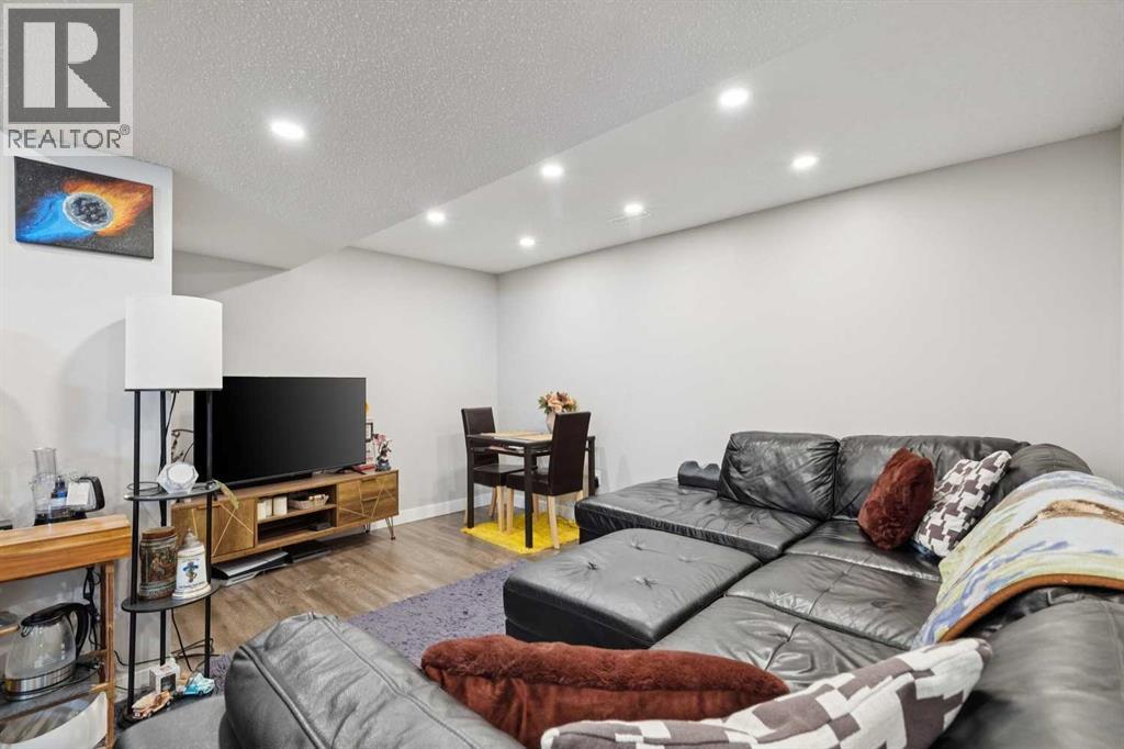 702 Kingsmere Crescent Sw, Calgary, Alberta  T2V 2H7 - Photo 27 - A2340065