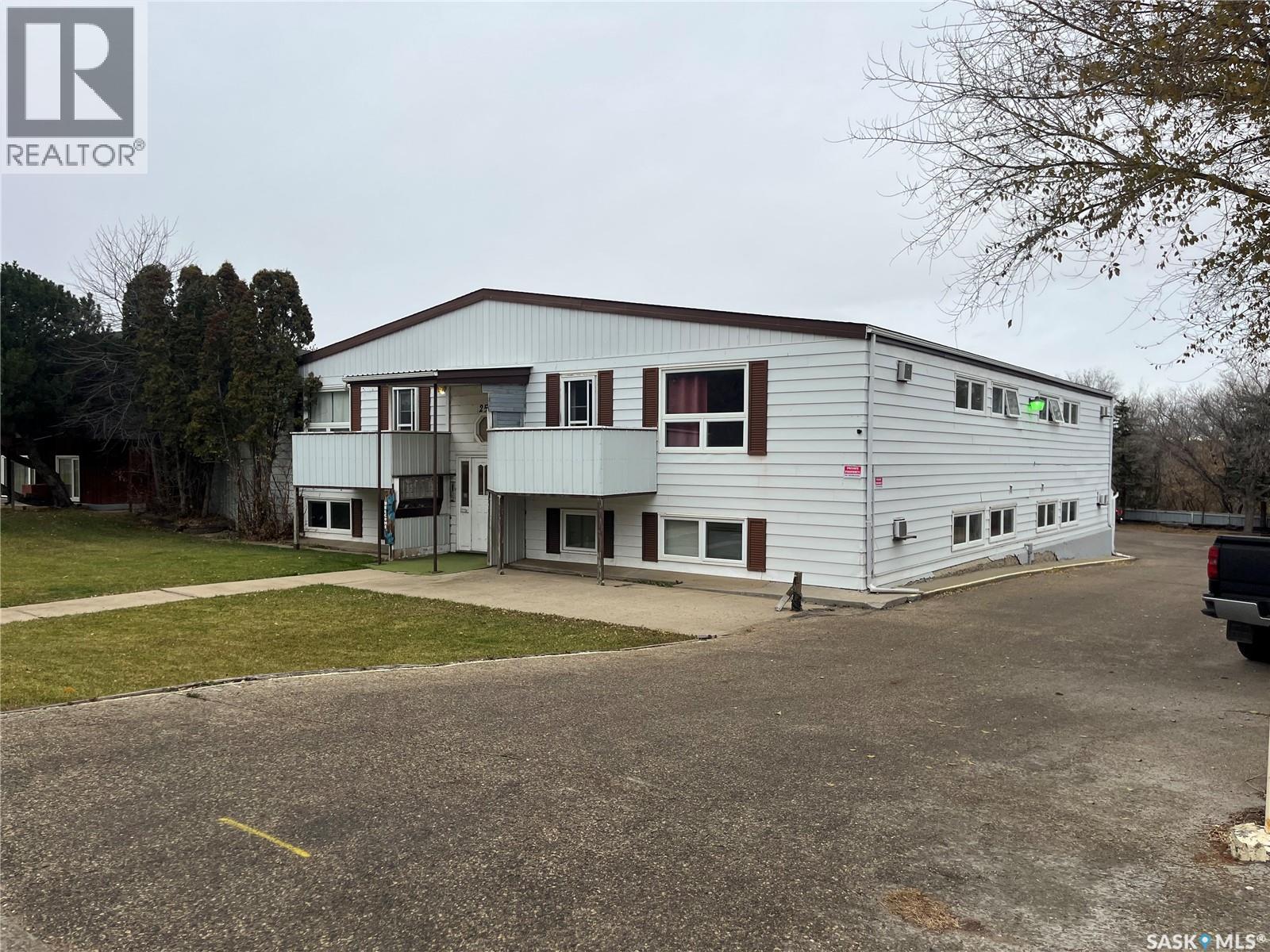 250 Home STREET W, Moose Jaw, Saskatchewan