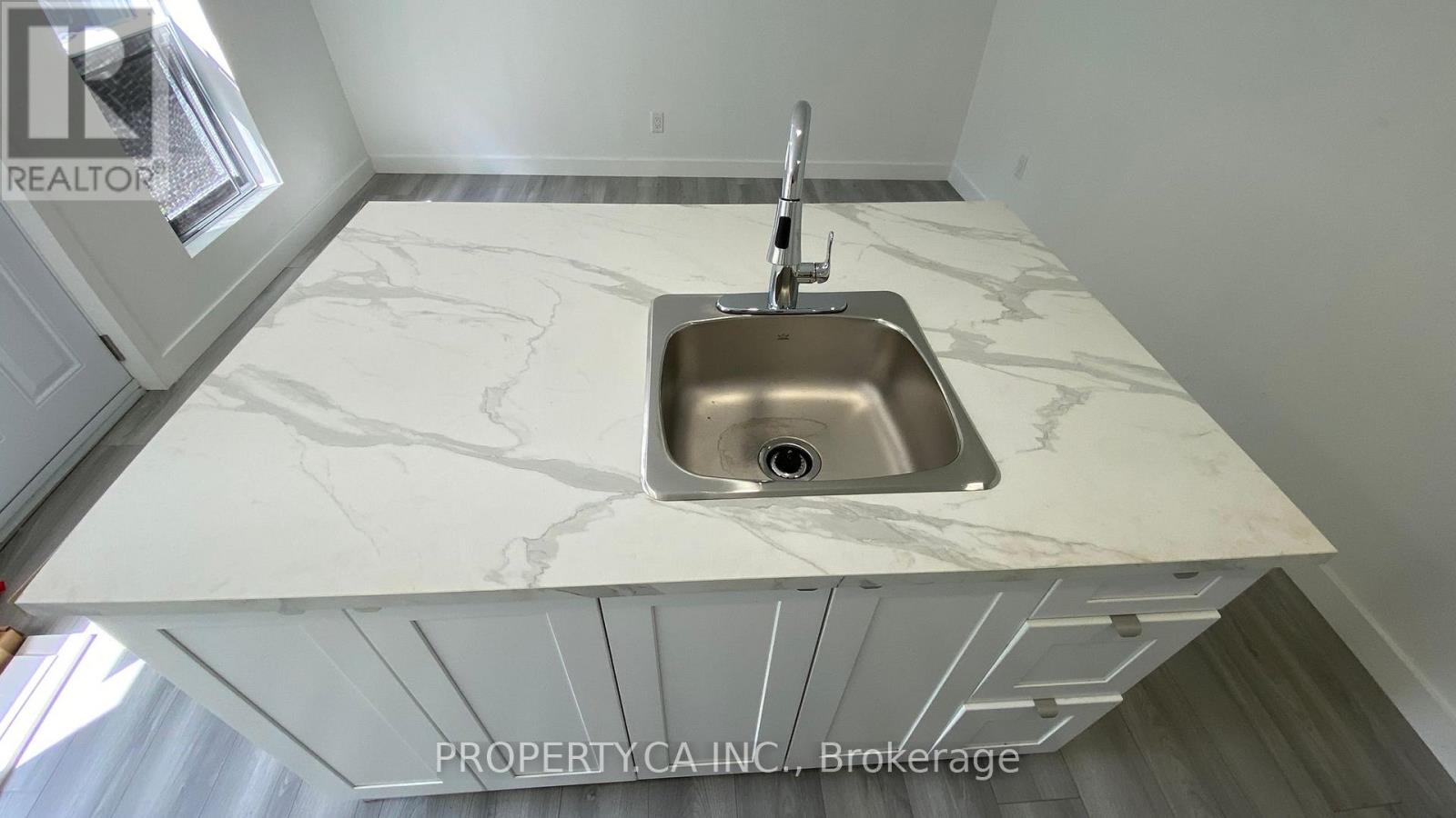 B - 395 Gladstone Avenue, Ottawa, Ontario  K2P 0Y9 - Photo 12 - X13734808