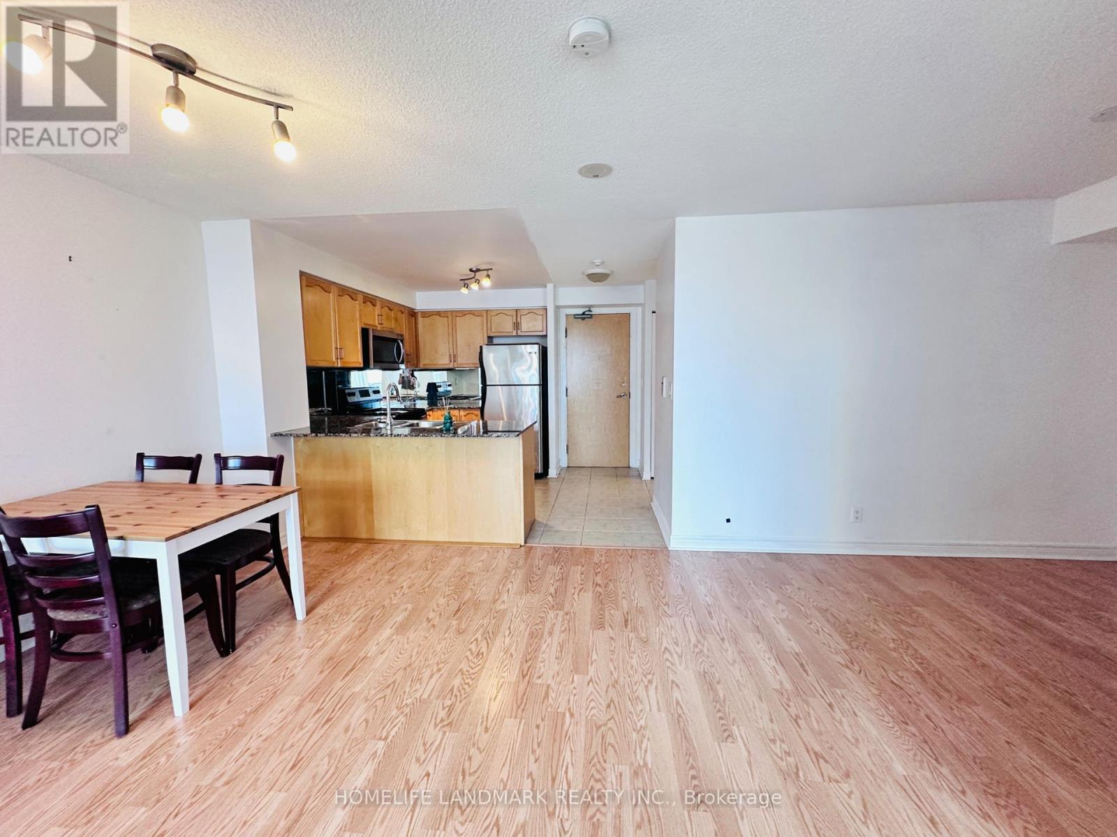 1802 - 212 Eglinton Avenue E, Toronto, Ontario  M4P 0A3 - Photo 13 - C13734794