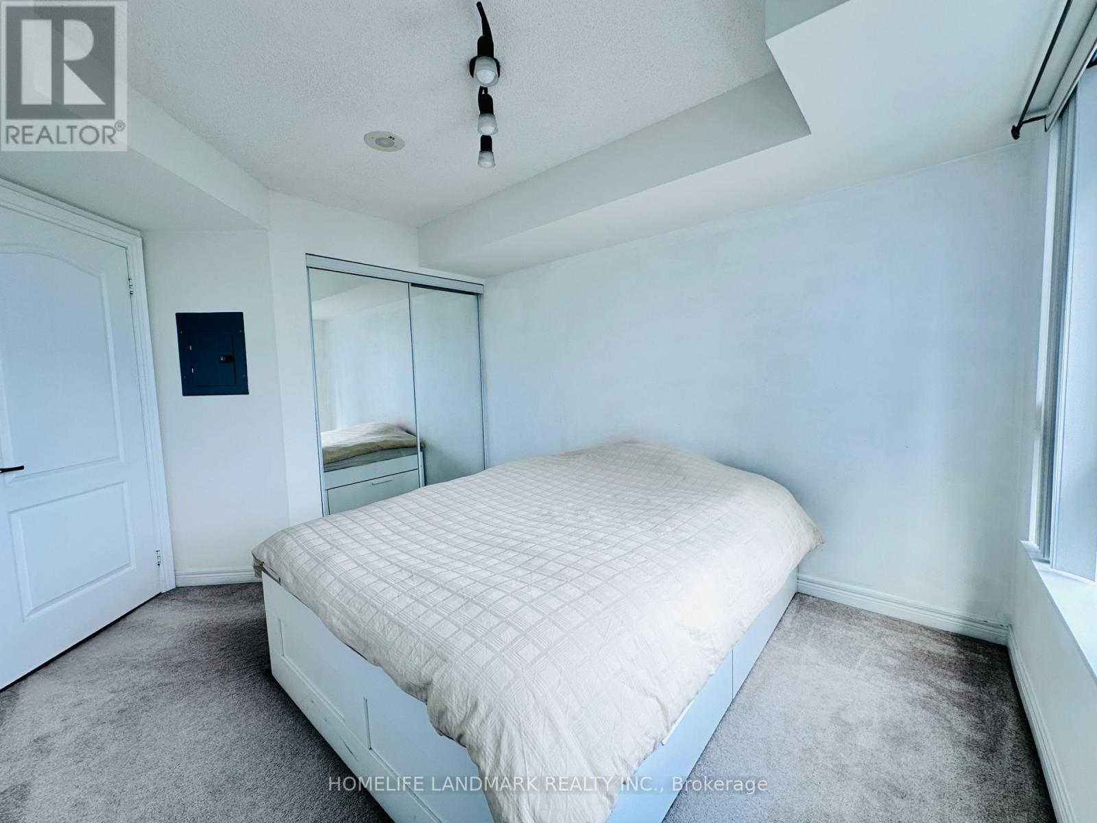 1802 - 212 Eglinton Avenue E, Toronto, Ontario  M4P 0A3 - Photo 16 - C13734794