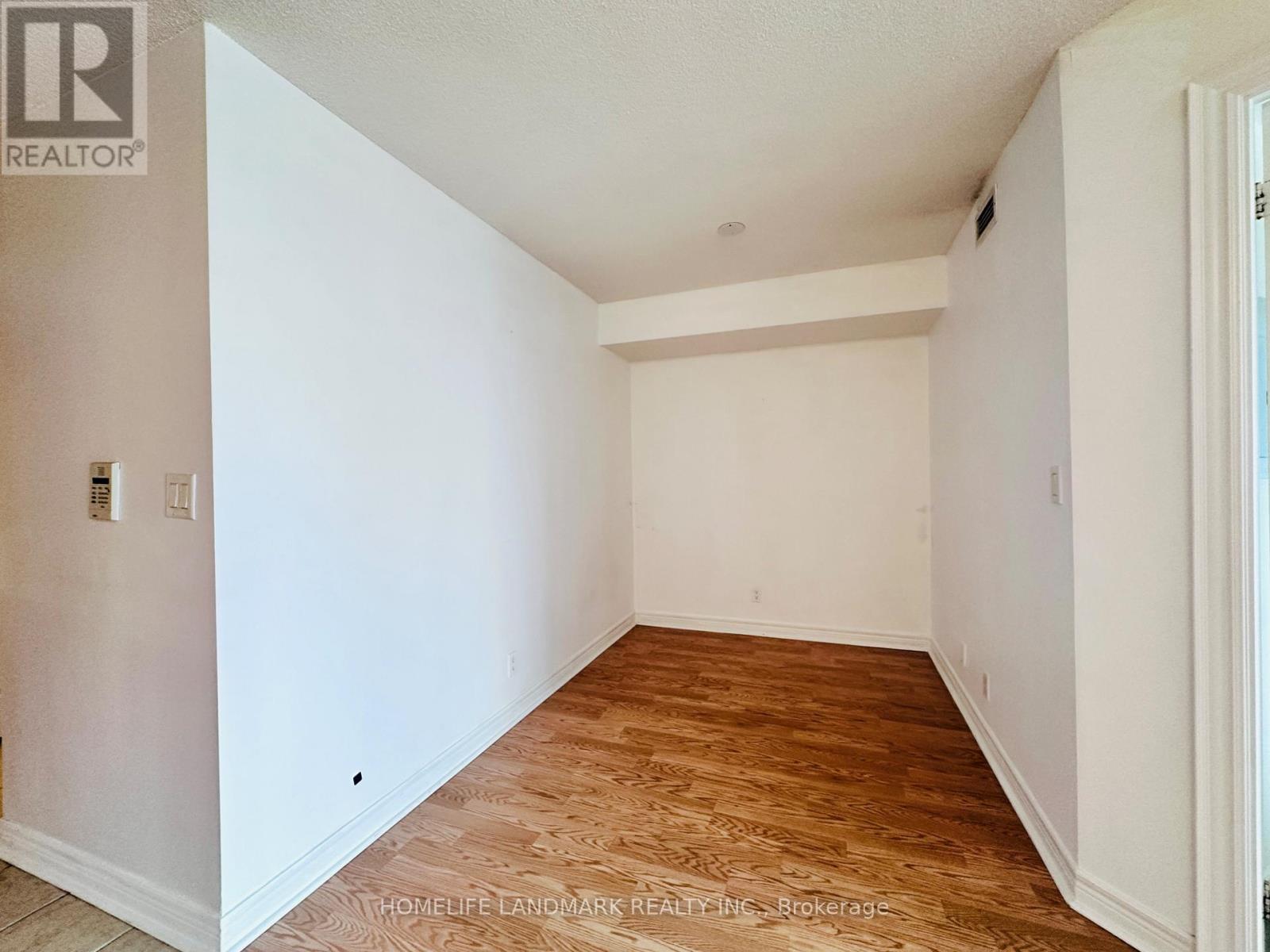 1802 - 212 Eglinton Avenue E, Toronto, Ontario  M4P 0A3 - Photo 17 - C13734794