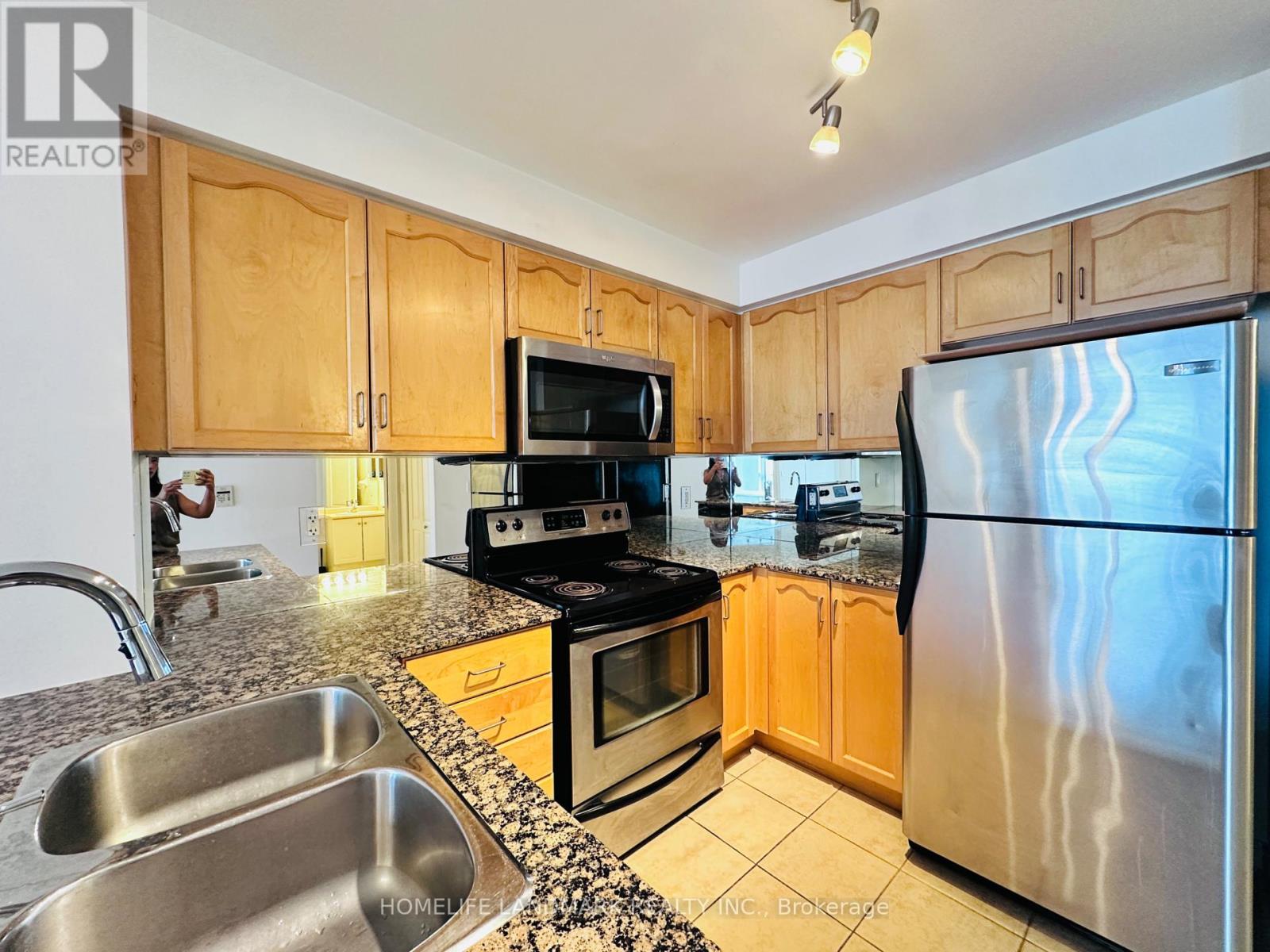 1802 - 212 Eglinton Avenue E, Toronto, Ontario  M4P 0A3 - Photo 8 - C13734794