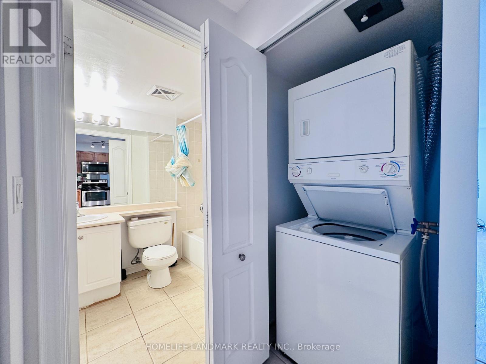 1802 - 212 Eglinton Avenue E, Toronto, Ontario  M4P 0A3 - Photo 9 - C13734794