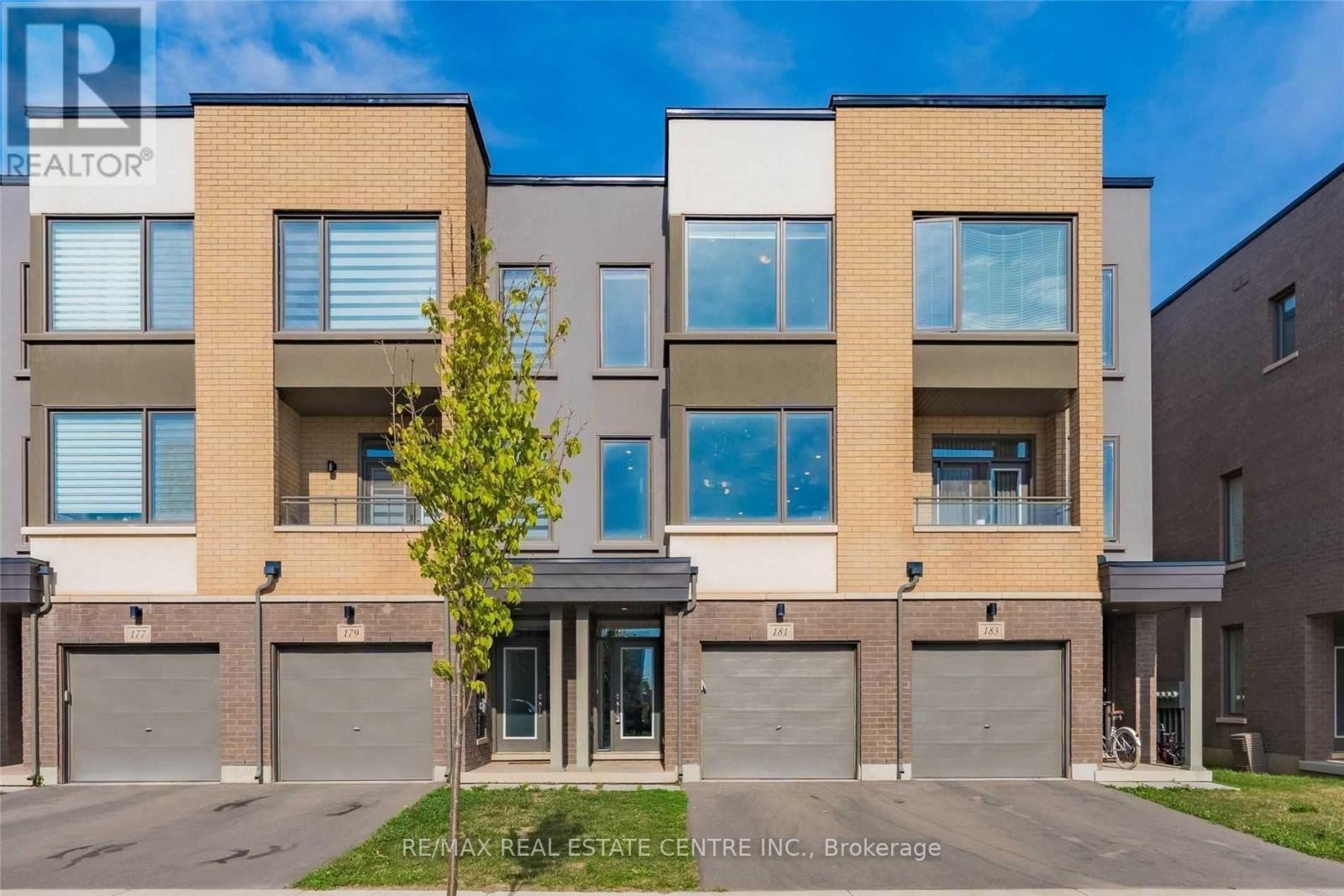 181 SABINA DRIVE, Oakville, Ontario