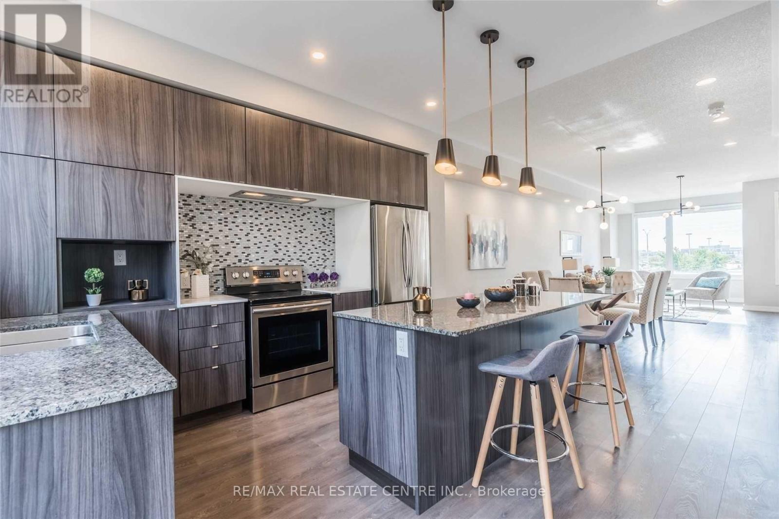 181 Sabina Drive, Oakville, Ontario  L6H 0L4 - Photo 9 - W13734810