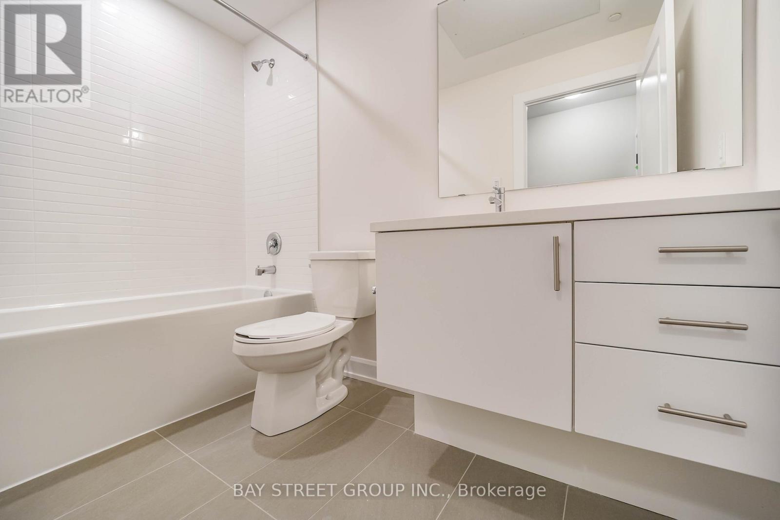 717 - 3200 William Coltson Avenue, Oakville, Ontario  L6H 7W6 - Photo 7 - W13734830