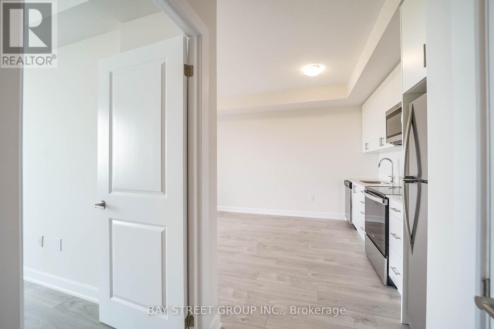717 - 3200 William Coltson Avenue, Oakville, Ontario  L6H 7W6 - Photo 9 - W13734830