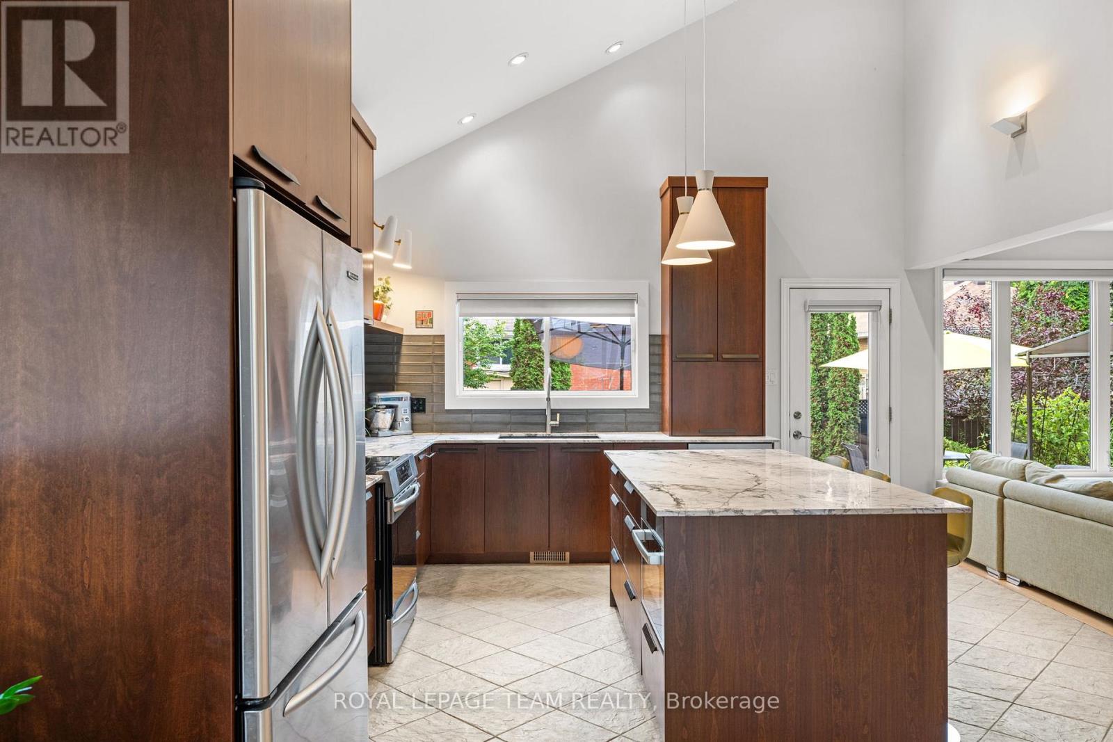 642 Tillbury Avenue W, Ottawa, Ontario  K2A 1A1 - Photo 10 - X13730798