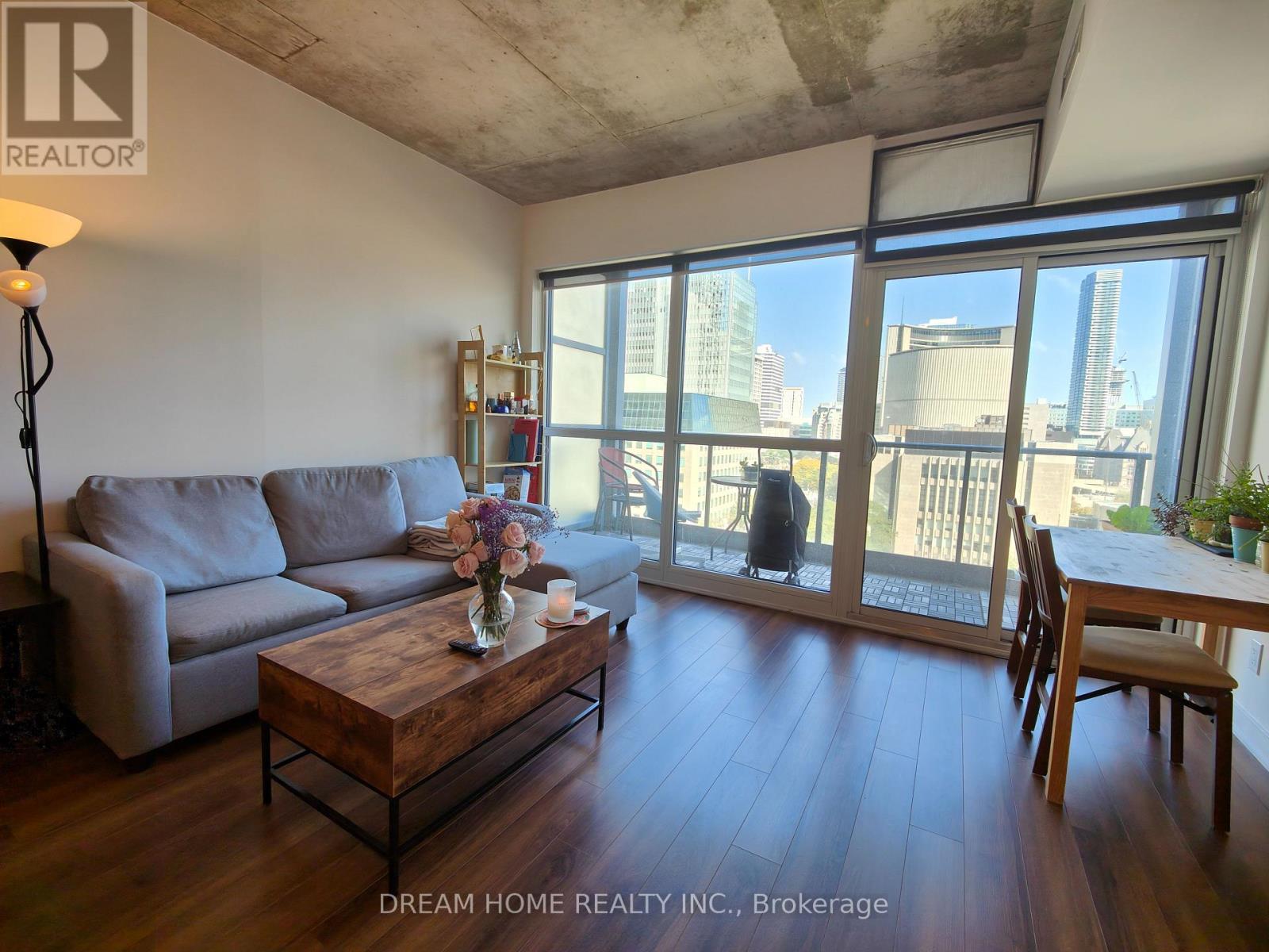 1109 - 210 SIMCOE STREET, Toronto, Ontario